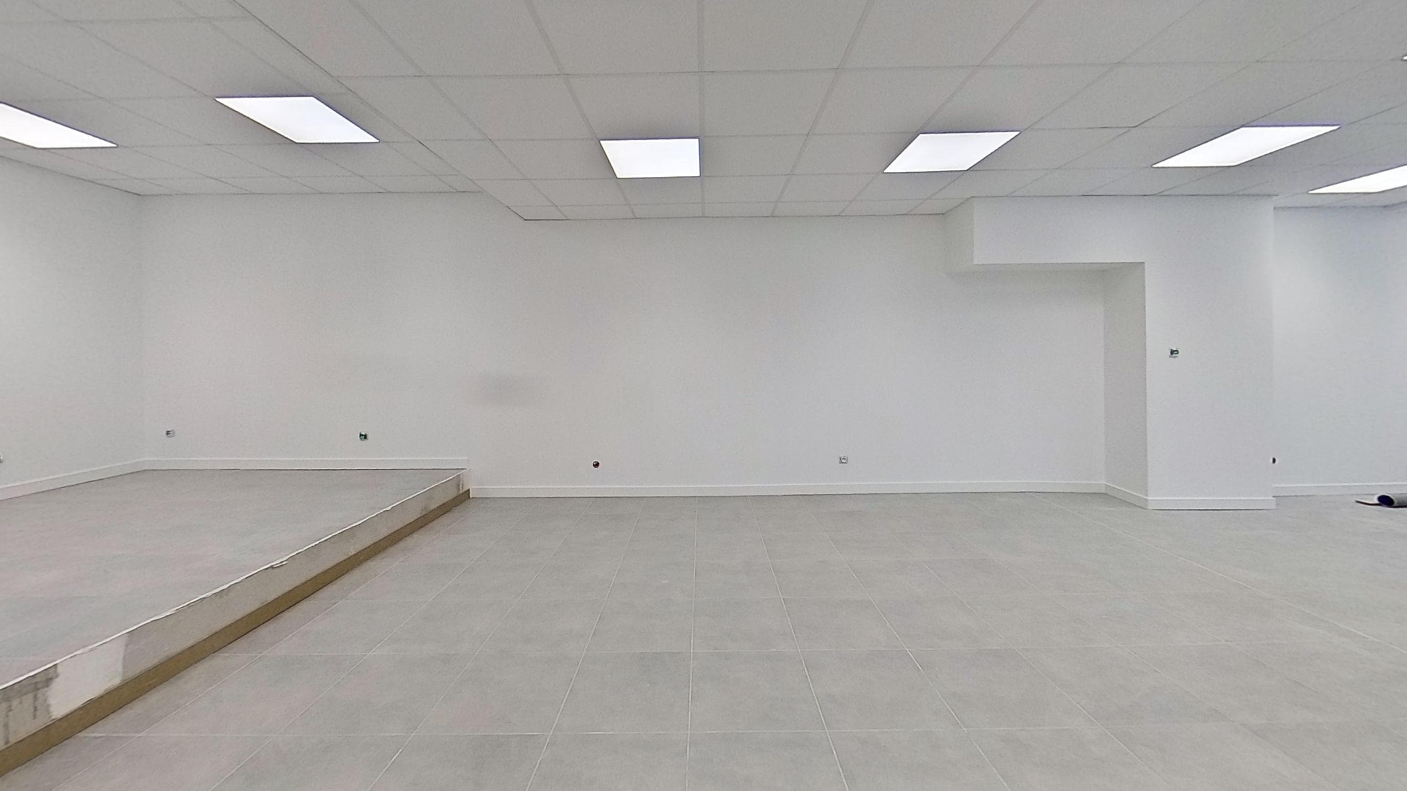 Vue immobilière du bâtiment - image 4